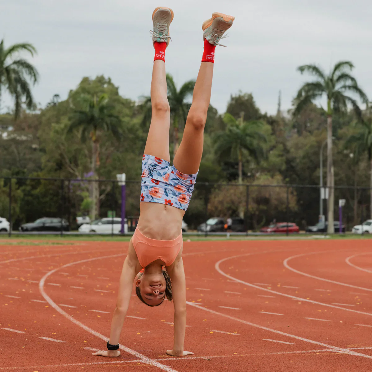 IMPI V-Neck Sports Crop - Peachy - Image 9