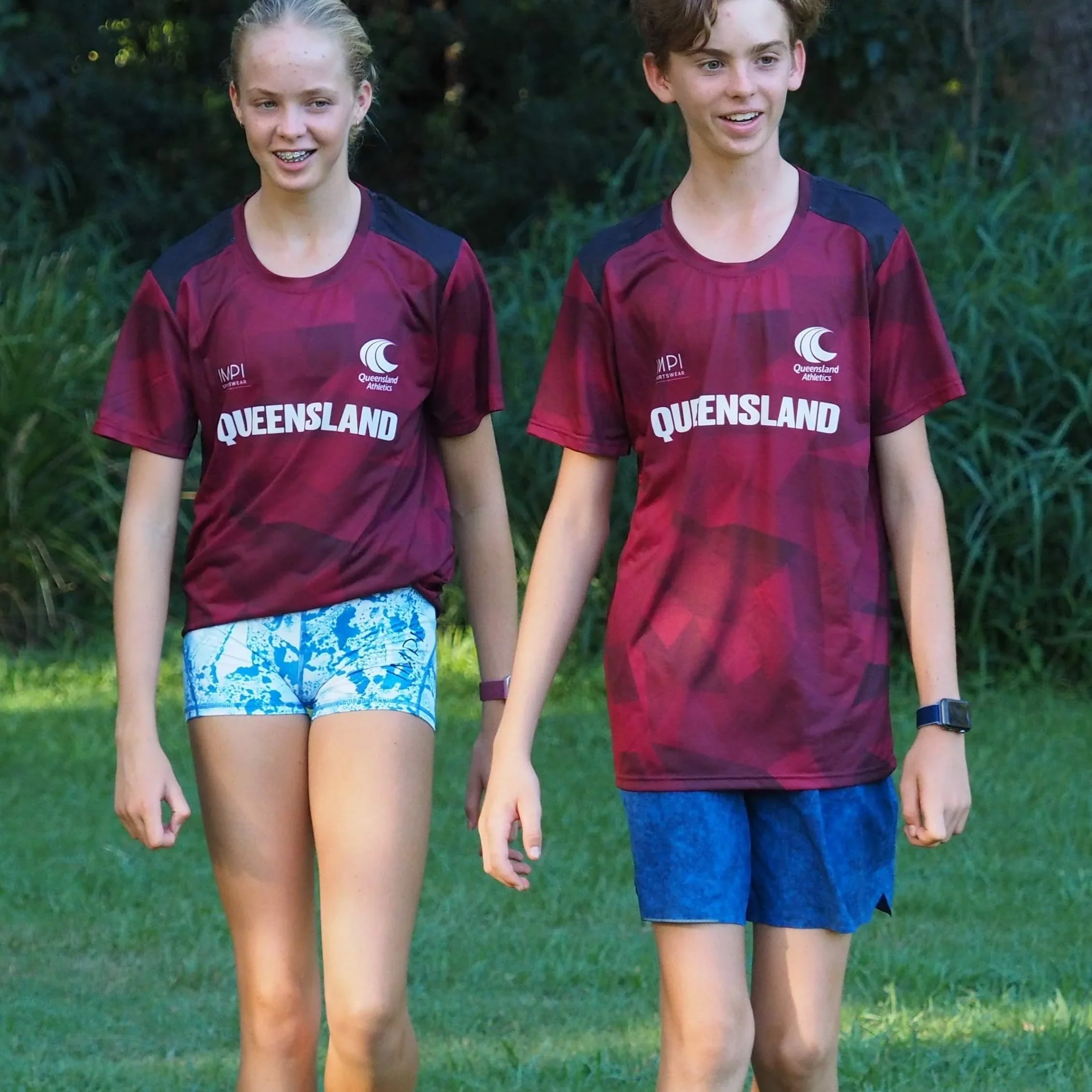 QLD Athletics - Mens Maroon and Black Training Tee - Image 5